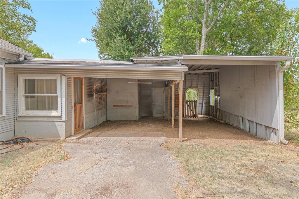 909 N Naid Street Property Photo 4