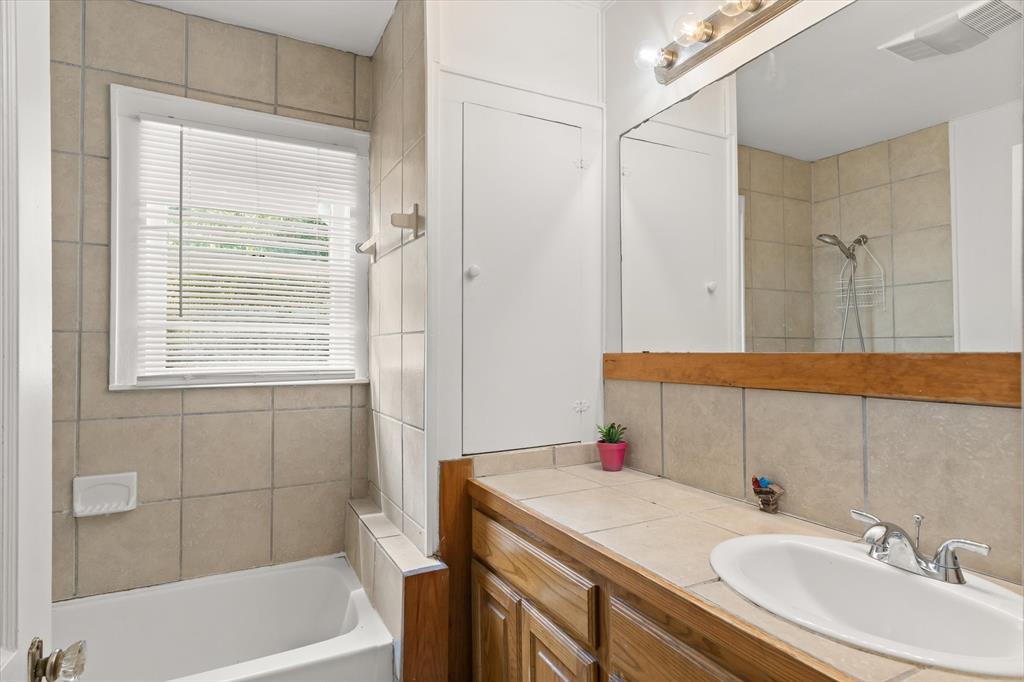 909 N Naid Street Property Photo 13