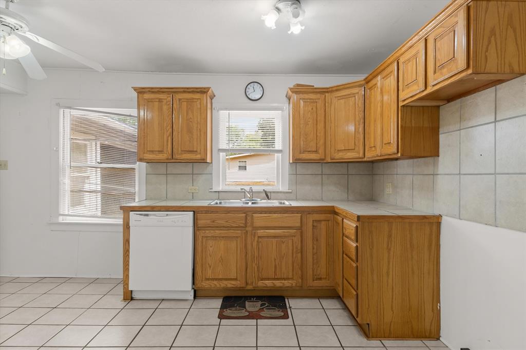 909 N Naid Street Property Photo 14