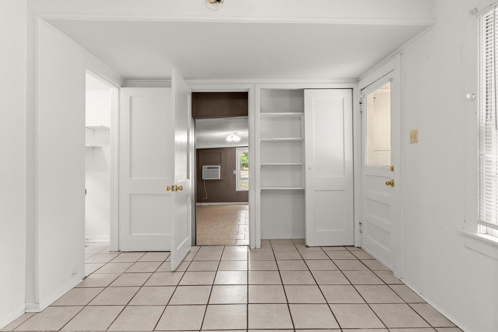 909 N Naid Street Property Photo 17