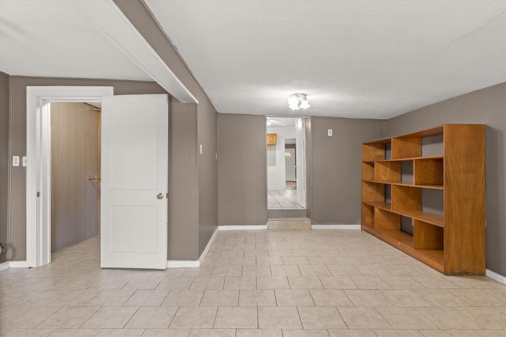 909 N Naid Street Property Photo 20