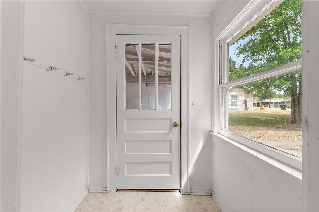 909 N Naid Street Property Photo 22