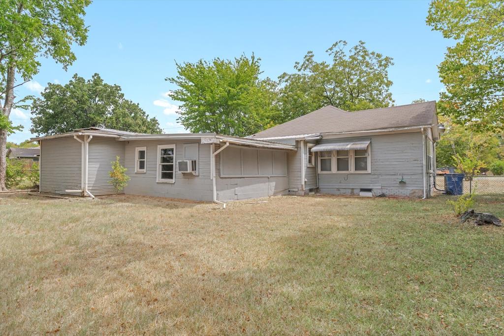 909 N Naid Street Property Photo 24