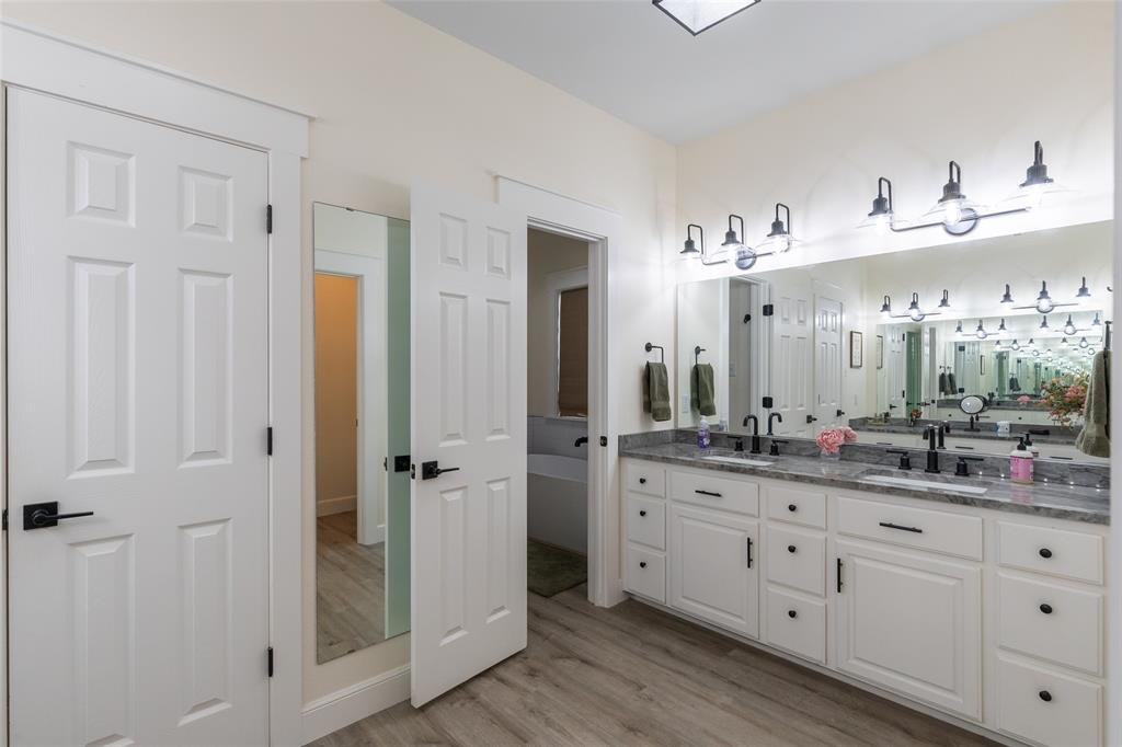 582 Clark Road Property Photo 10