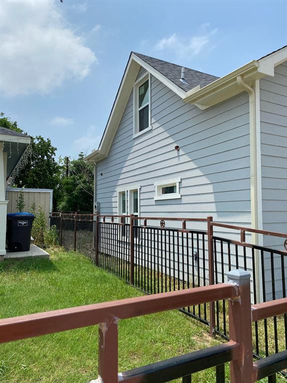 1424 Bessie Street Property Photo 2
