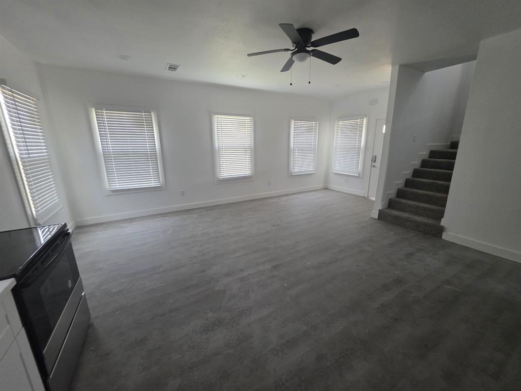1424 Bessie Street Property Photo 3