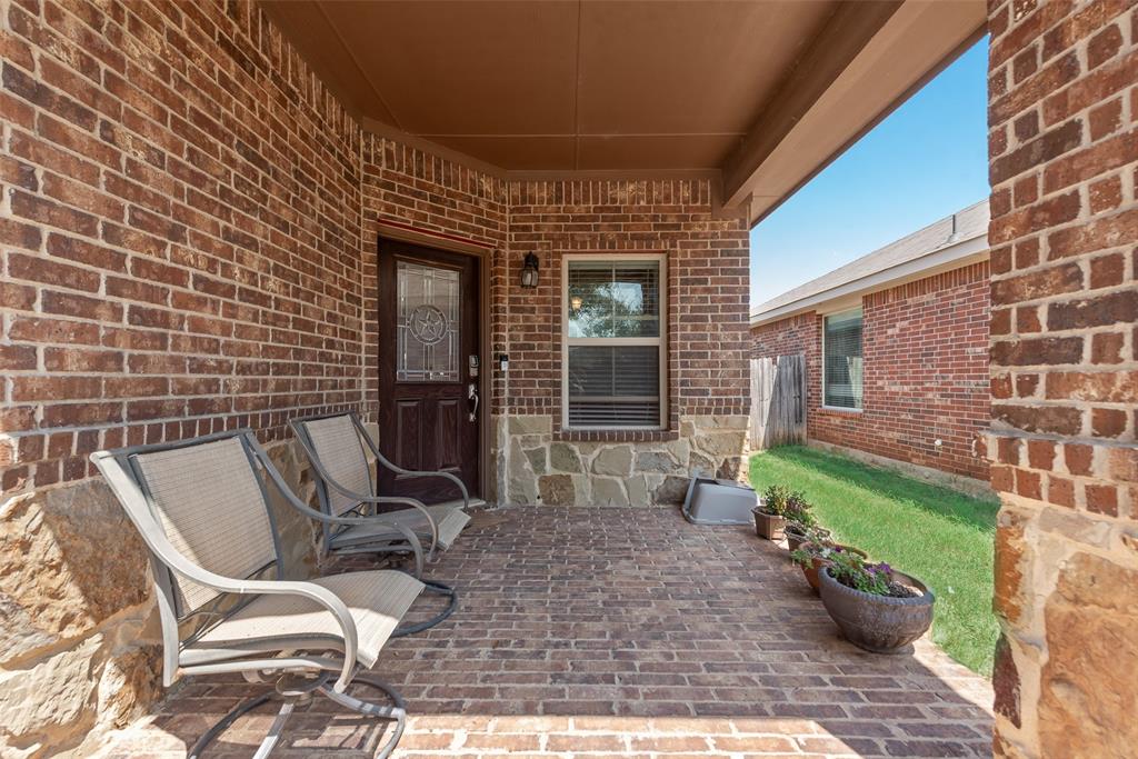 1045 Doe Meadow Drive Property Photo 2
