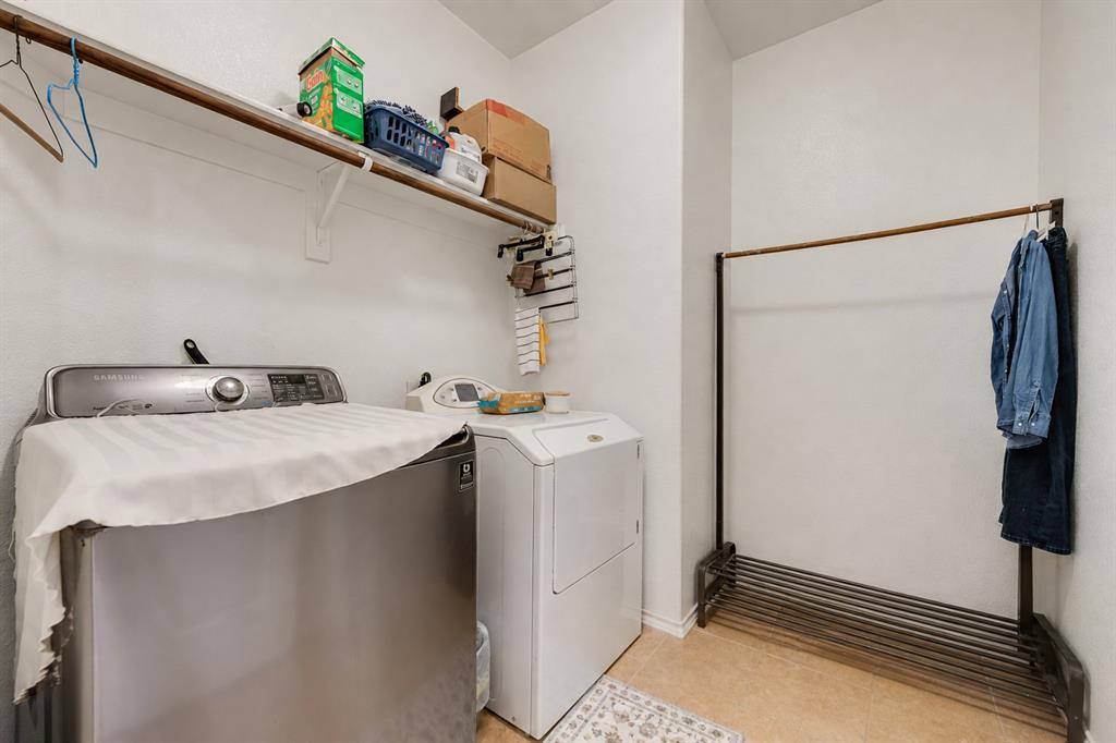 1045 Doe Meadow Drive Property Photo 8