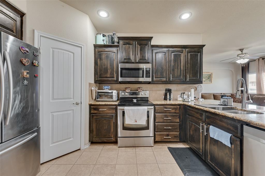 1045 Doe Meadow Drive Property Photo 9