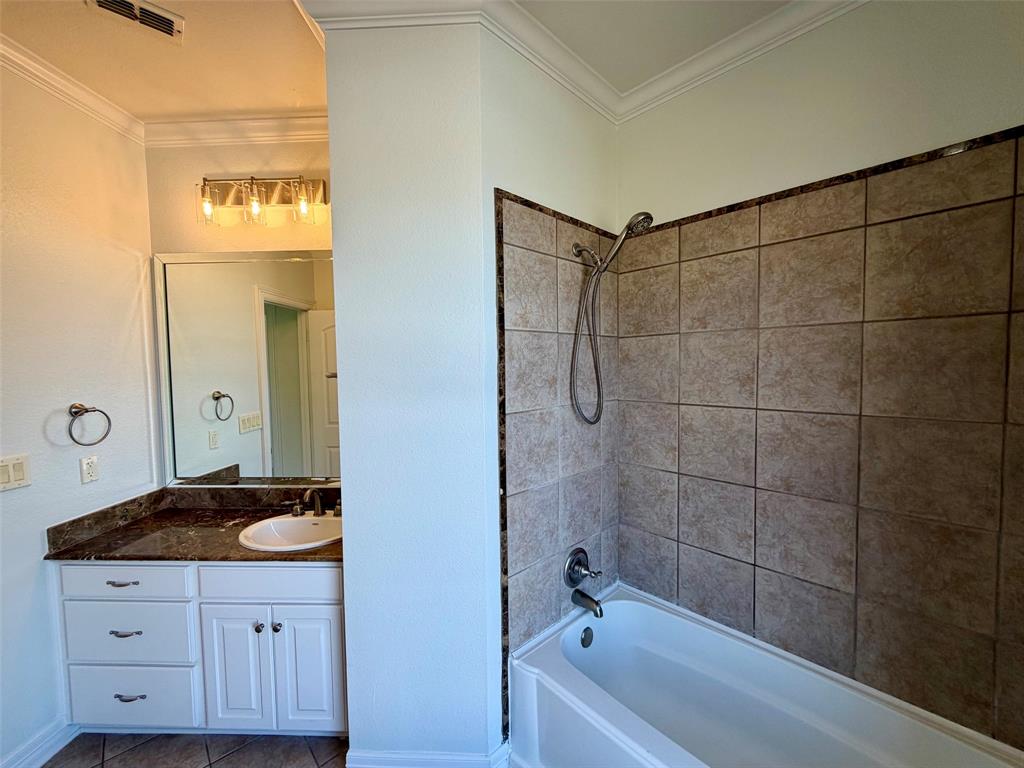 3903 Le Brooke Lane Property Photo 19