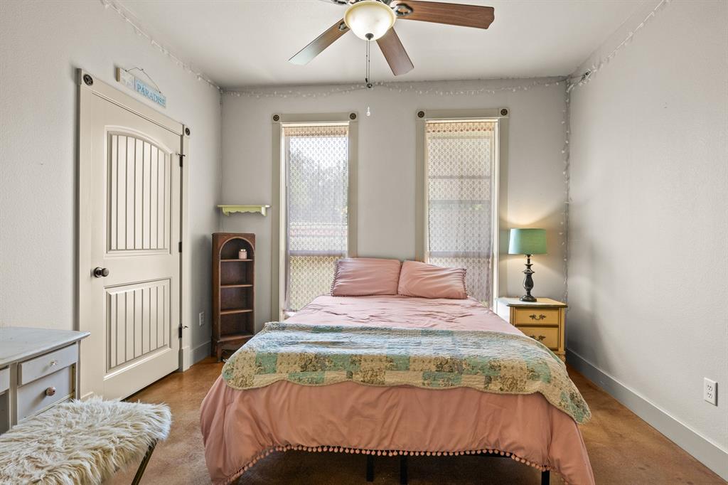 140 County Road 2242 Property Photo 8