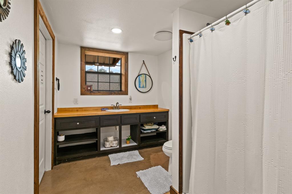 140 County Road 2242 Property Photo 27