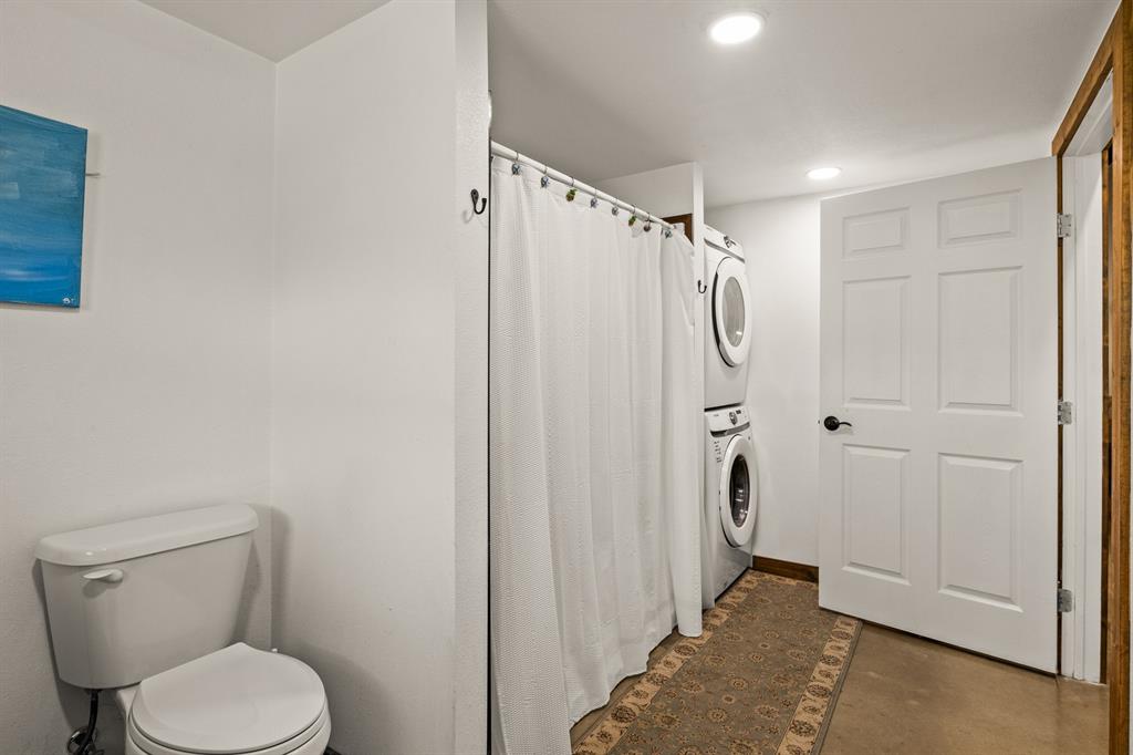 140 County Road 2242 Property Photo 28
