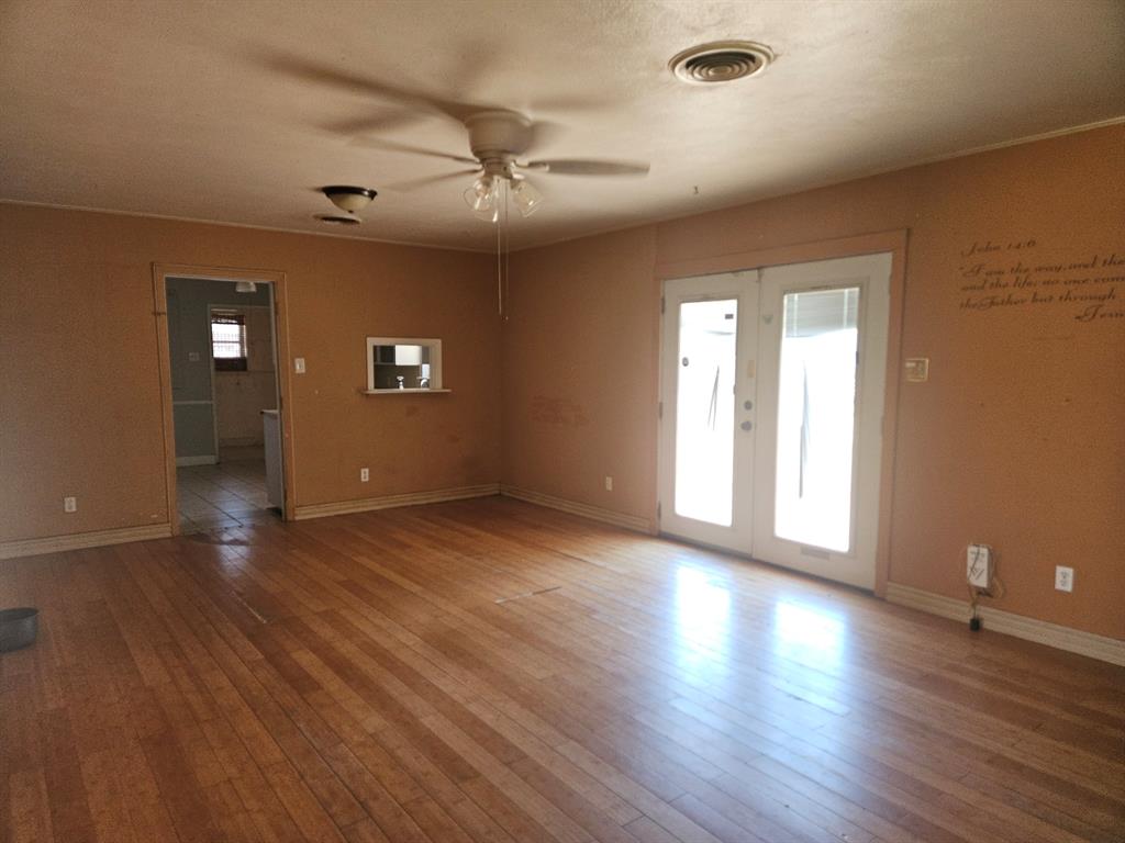 1473 Meadowbrook Drive Property Photo 7
