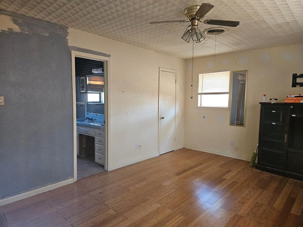 1473 Meadowbrook Drive Property Photo 10