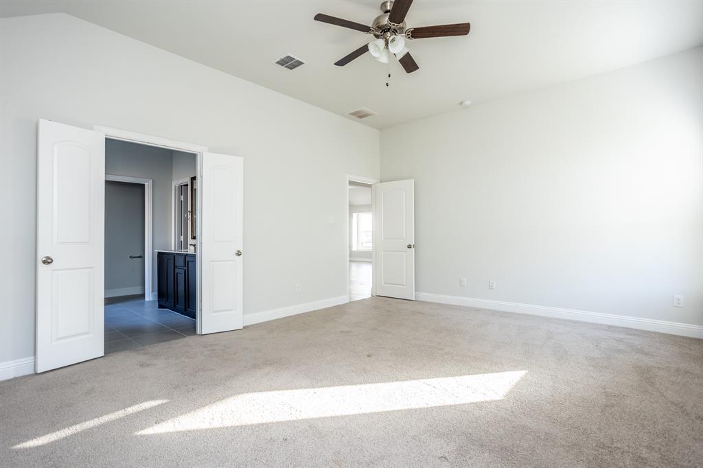 118 Sycamore Street Property Photo 29