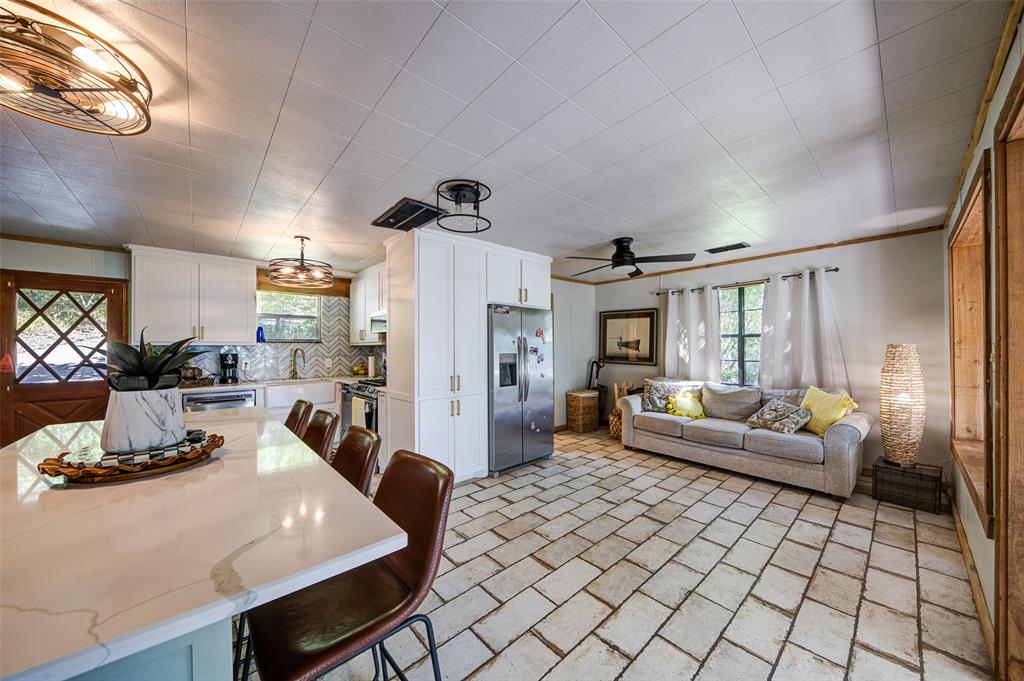 402 Aqua Way Property Photo 7