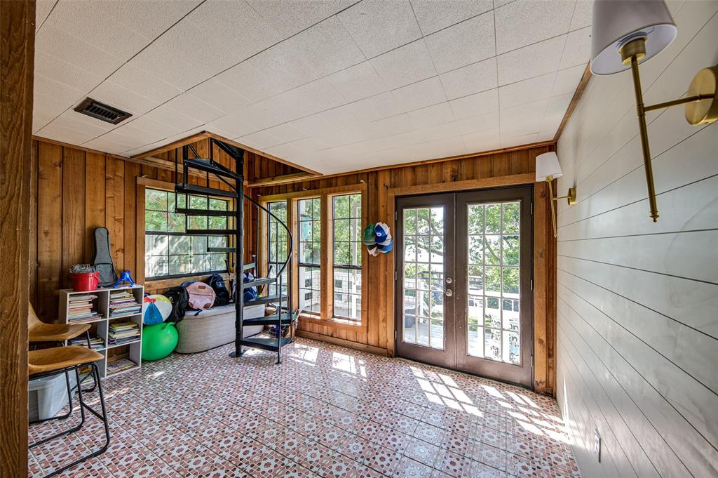 402 Aqua Way Property Photo 13