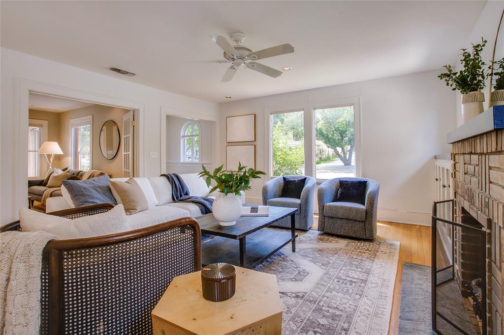 1038 N Edgefield Avenue Property Photo 8