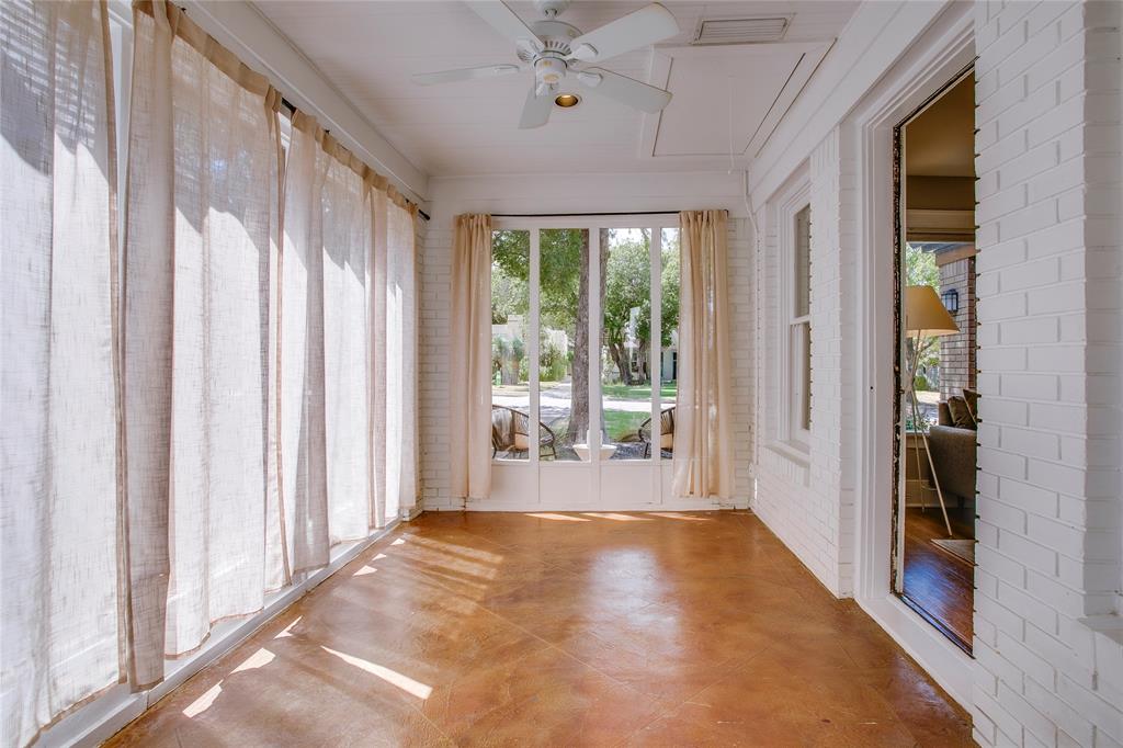 1038 N Edgefield Avenue Property Photo 11