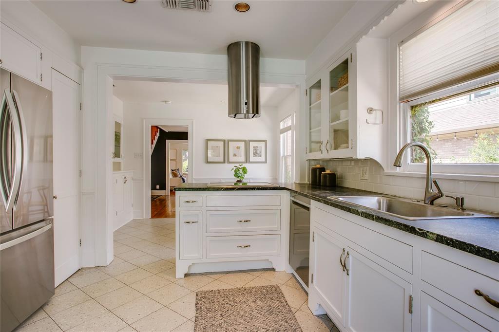 1038 N Edgefield Avenue Property Photo 19