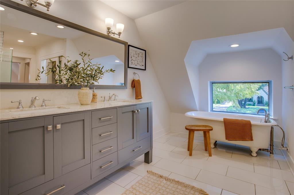 1038 N Edgefield Avenue Property Photo 31