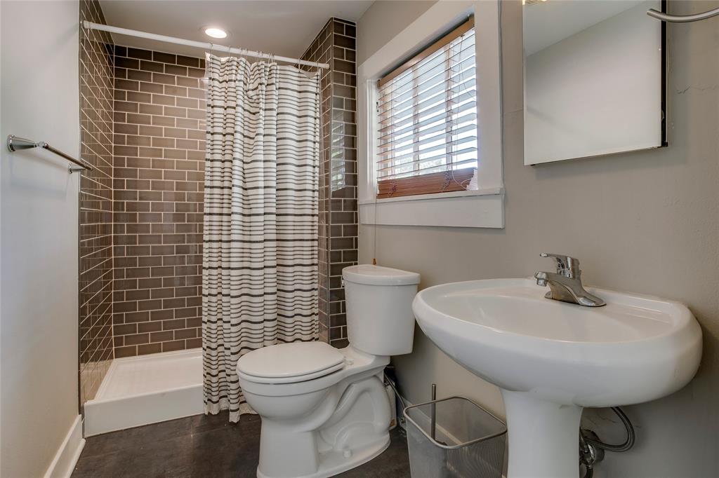 1038 N Edgefield Avenue Property Photo 39