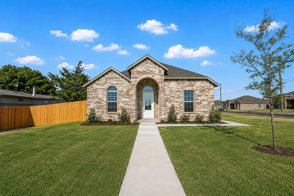 2201 Uhl Road Property Photo 1