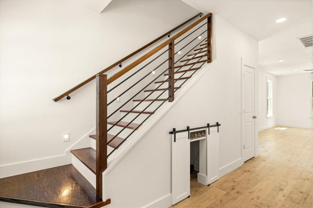 4470 Skyline Drive Property Photo 4