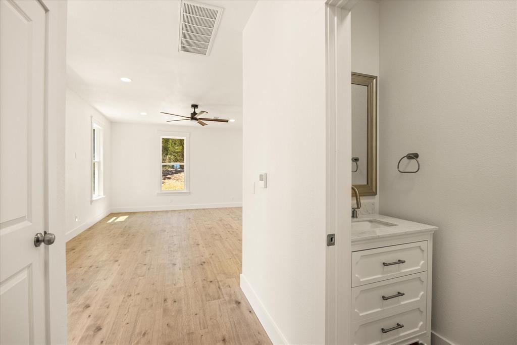 4470 Skyline Drive Property Photo 5