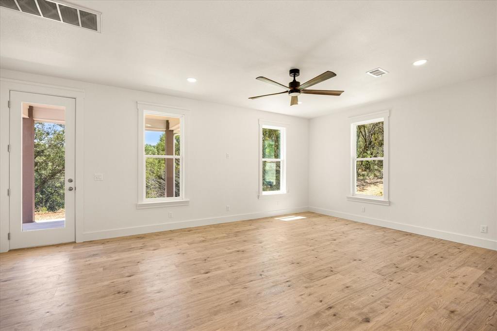 4470 Skyline Drive Property Photo 7