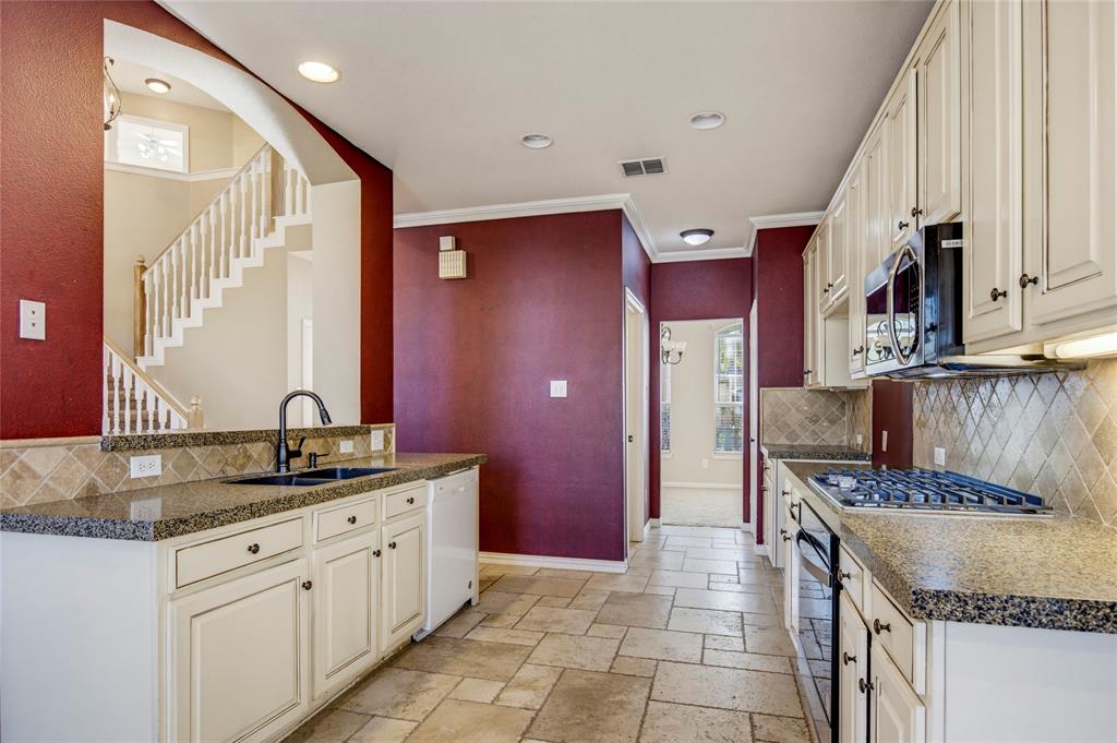 630 Waterview Drive Property Photo 2