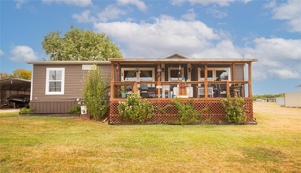 540 Waterfront Property Photo 3