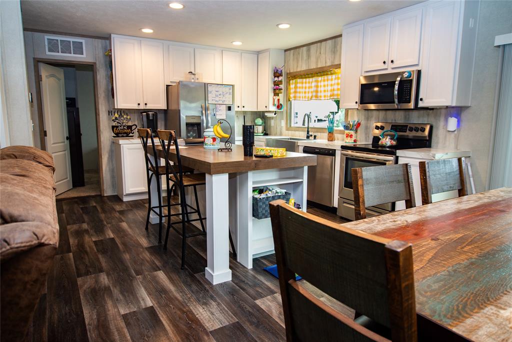 540 Waterfront Property Photo 8