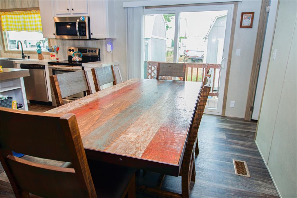 540 Waterfront Property Photo 11