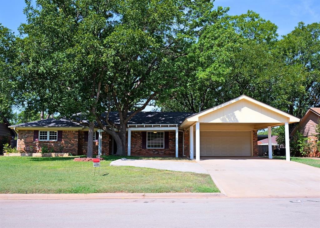 2234 Brentwood Drive Property Photo 1