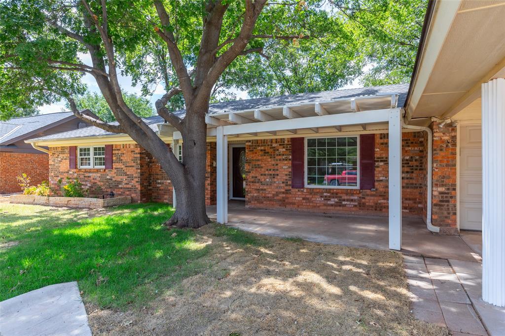 2234 Brentwood Drive Property Photo 3