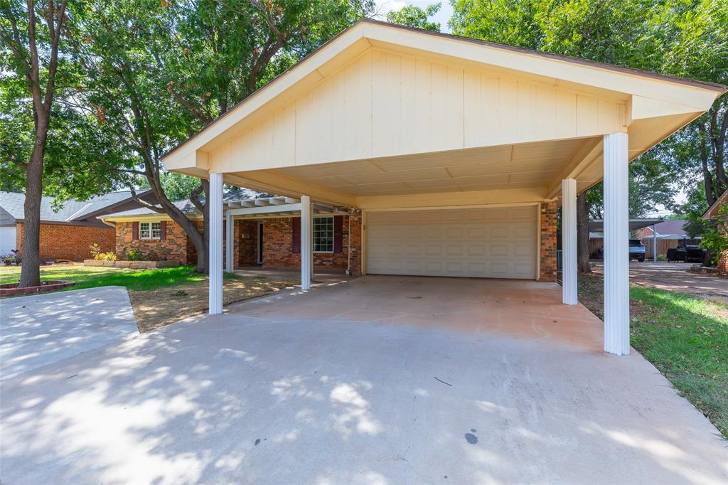 2234 Brentwood Drive Property Photo 4