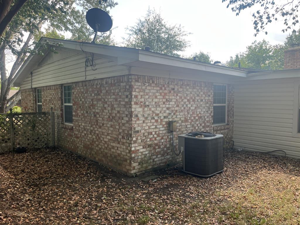 705 4th Property Photo 5