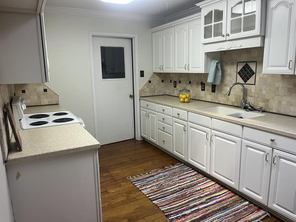 705 4th Property Photo 13