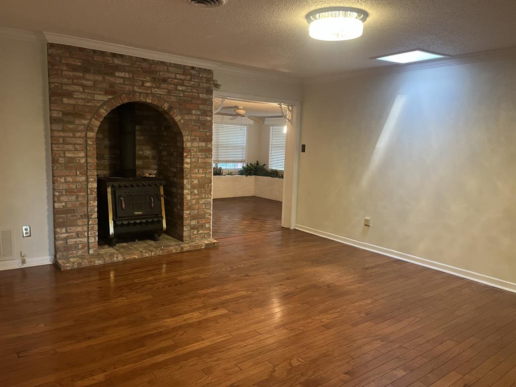 705 4th Property Photo 15