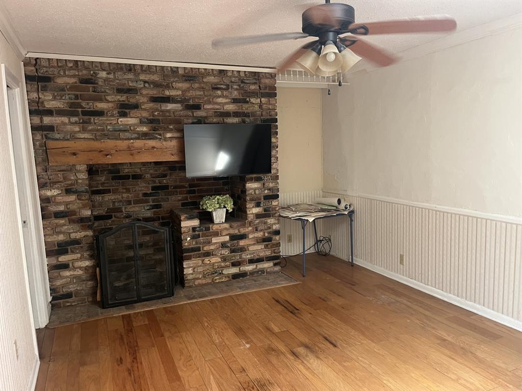 705 4th Property Photo 16