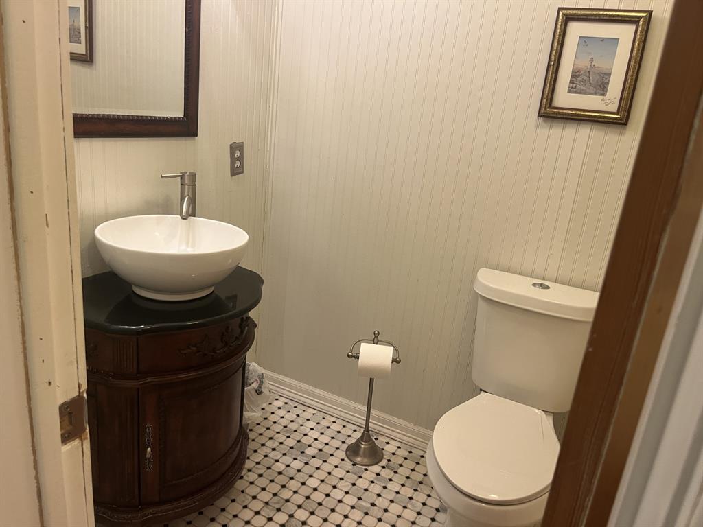 705 4th Property Photo 18