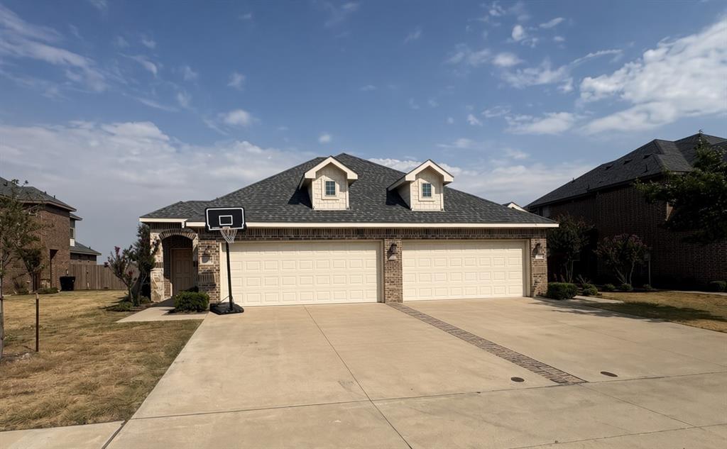 1029-1031 Skyview Court Property Photo 1
