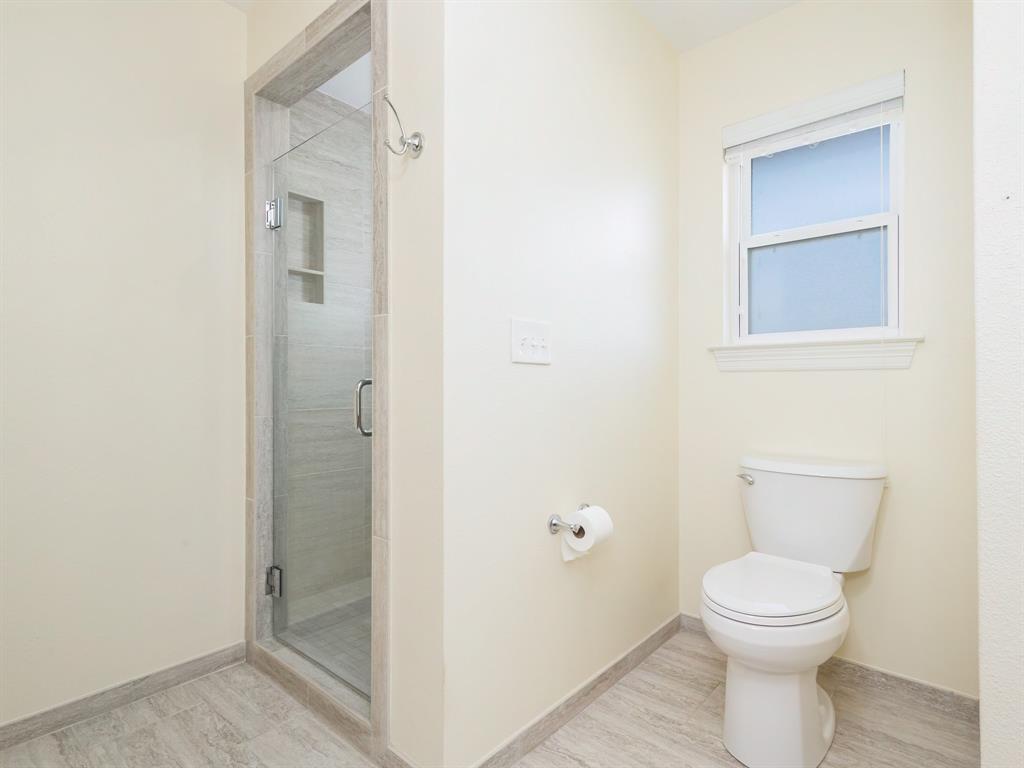1301 Hillcrest Street Property Photo 33