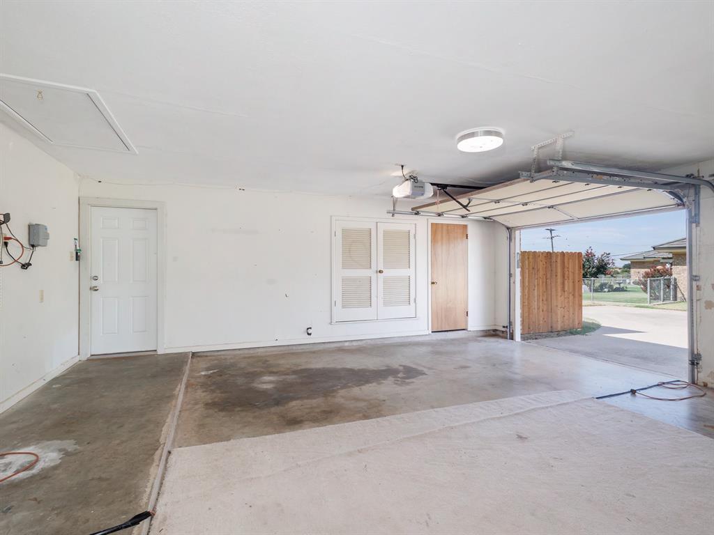 1301 Hillcrest Street Property Photo 37