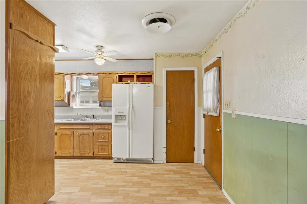 512 Brown Trail Court Property Photo 17