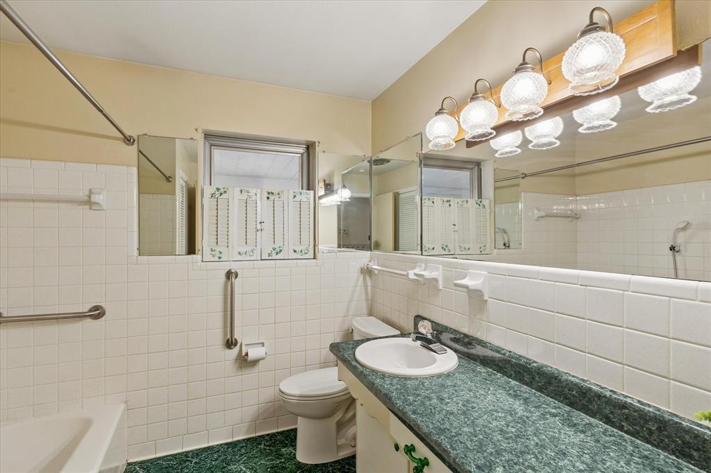 512 Brown Trail Court Property Photo 31