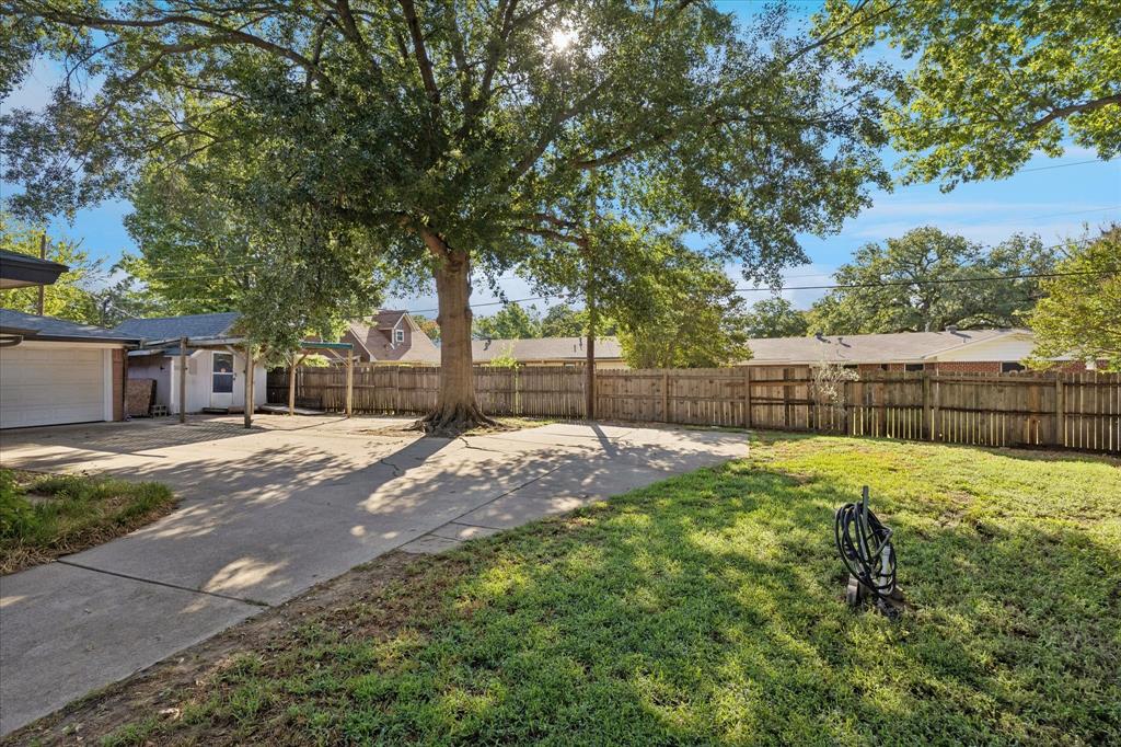 512 Brown Trail Court Property Photo 35