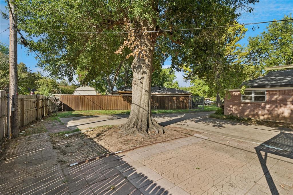 512 Brown Trail Court Property Photo 37